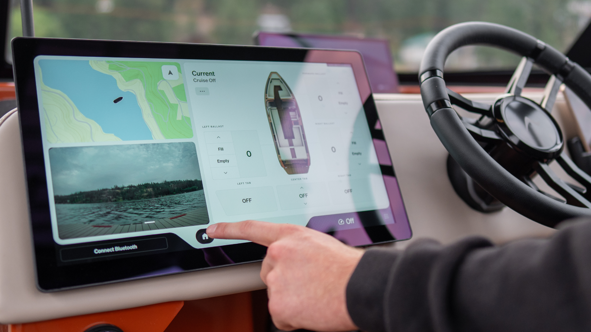 State-of-the-art navigation and entertainment on an intuitive 18.5_ touchscreen